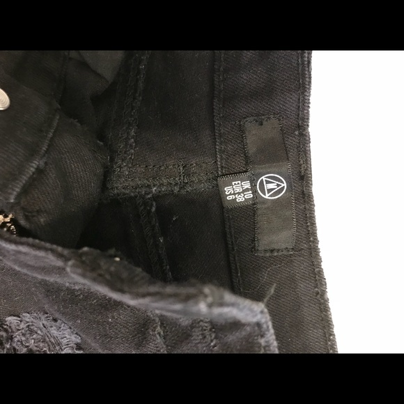 Distressed denim - Picture 4 of 4